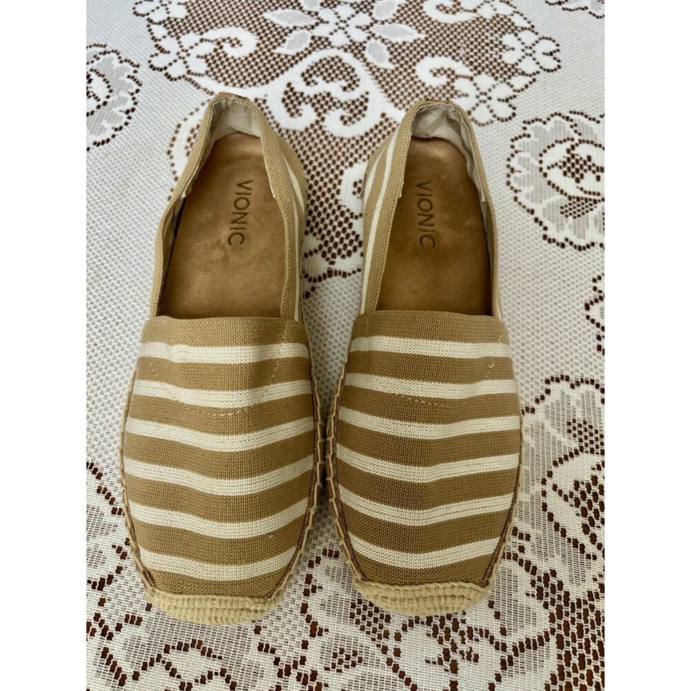 Vionic Valeri Tan and White Slip-On Beach Coastal Espadrille Womens Size 7.5